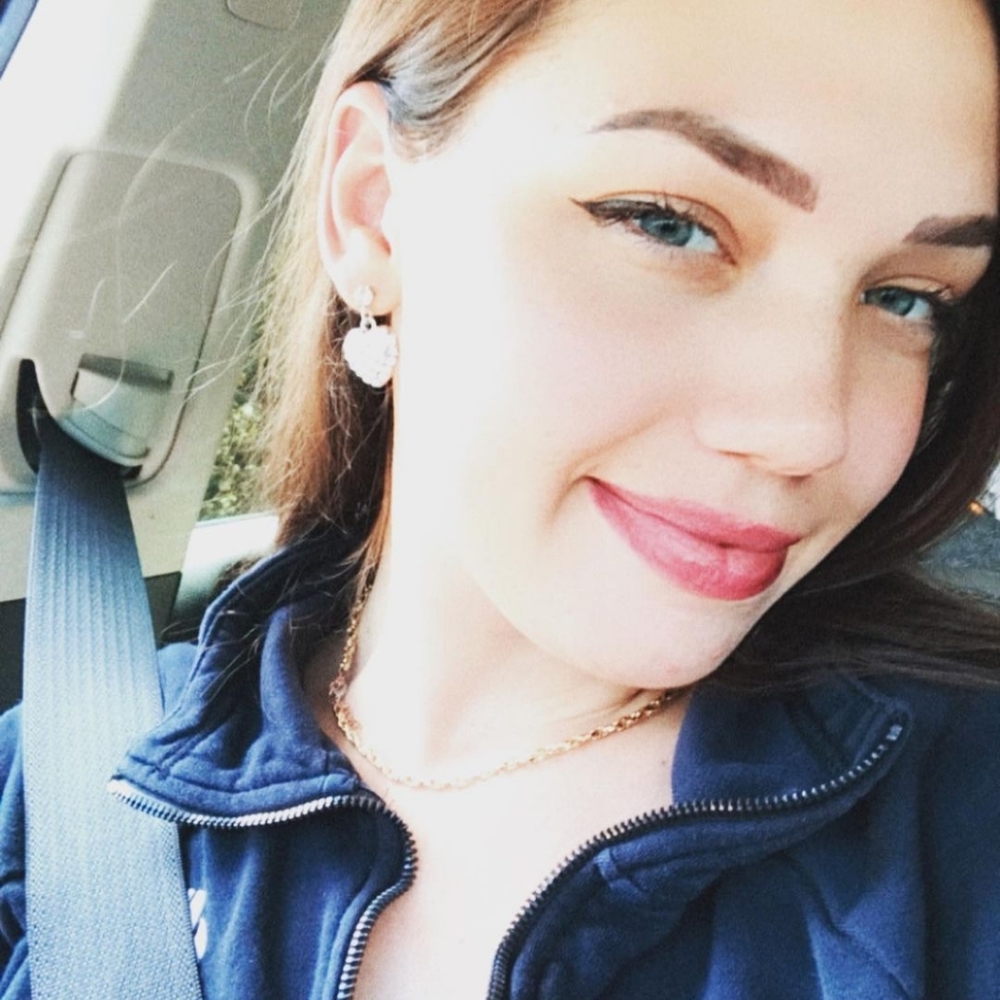 Meet your Posher, Claudia